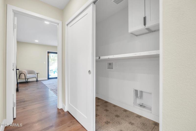 4910 E Shaw Butte Dr-28