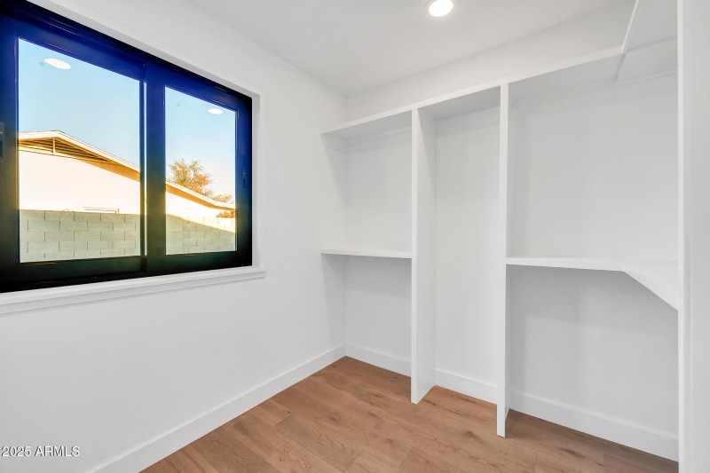 4910 E Shaw Butte Dr-34