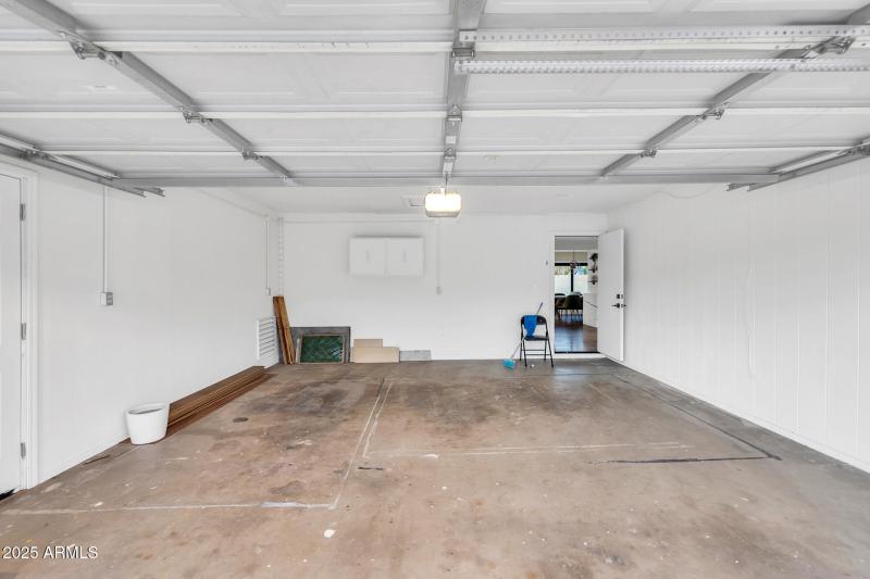 4910 E Shaw Butte Dr-41