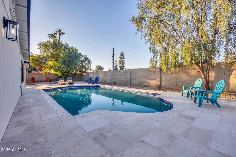 4910 E Shaw Butte Dr-43