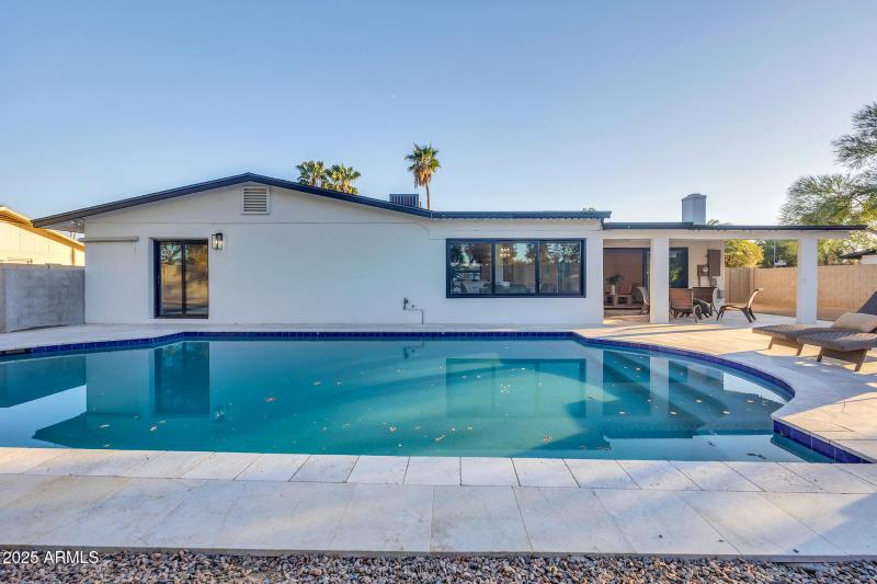 4910 E Shaw Butte Dr-45