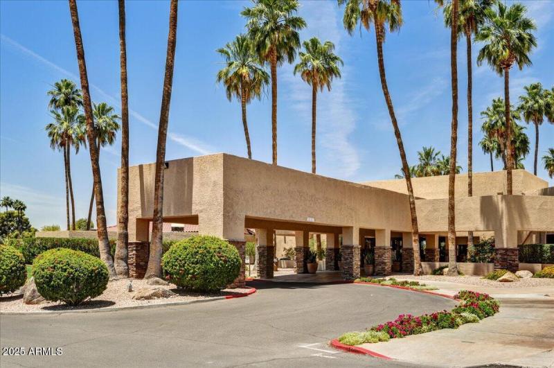 20-The Lakes Golf Course & Restaurant