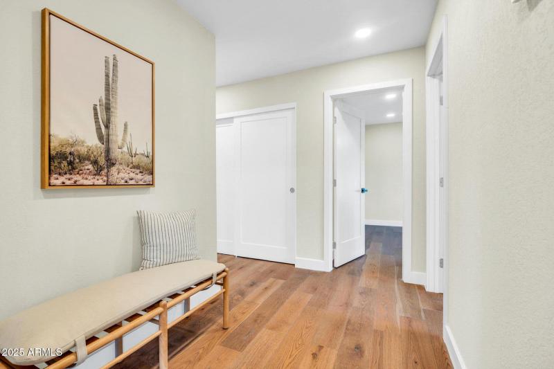 4910 E Shaw Butte Dr-38