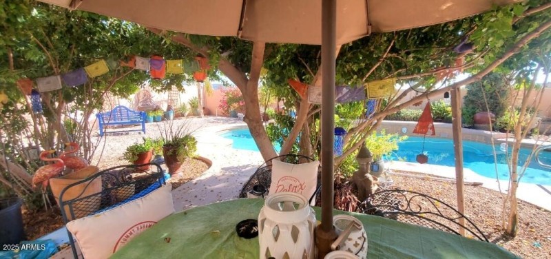 Vacation In The Resort Styled Yard