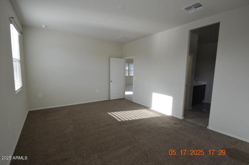 0EF9AF00-7725-42E2-A625-2ACAD8933362