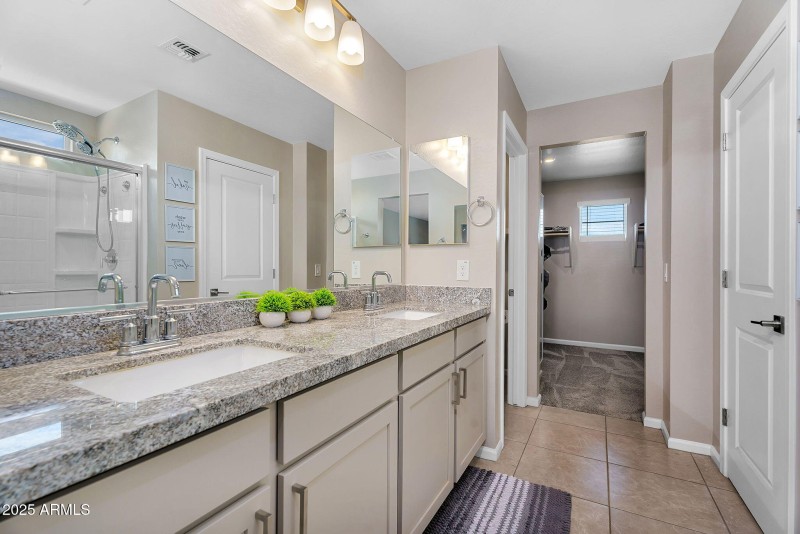 Primary Bath – Dual Vanities, No Waiting