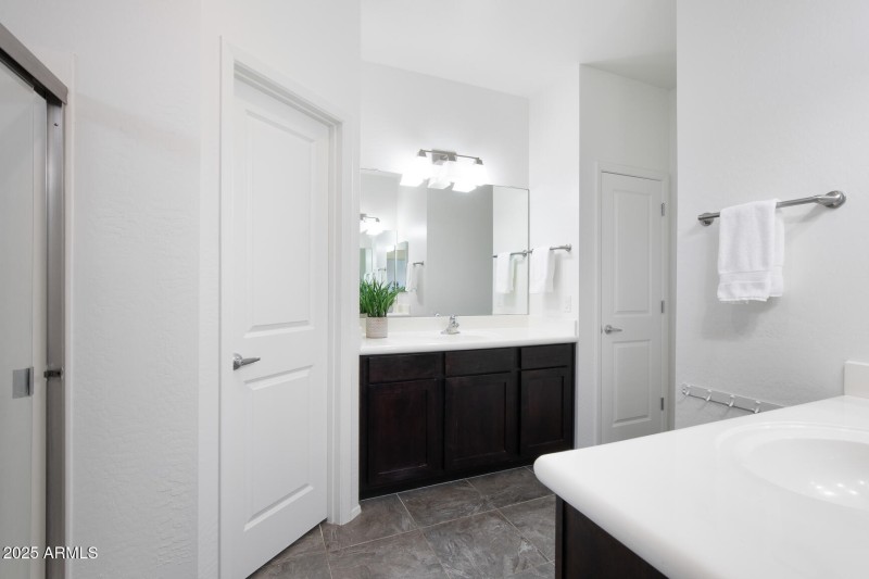 3113 E Danbury Rd Unit 10-16