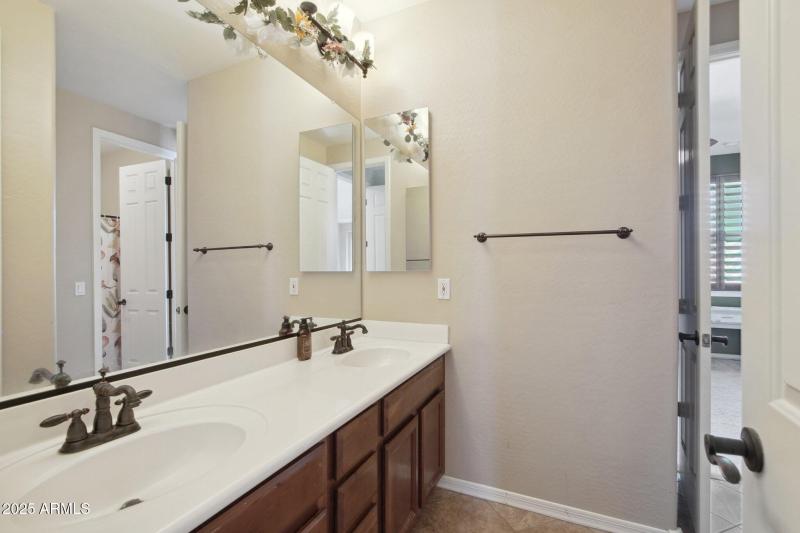 2nd Floor Jack and Jill Bath