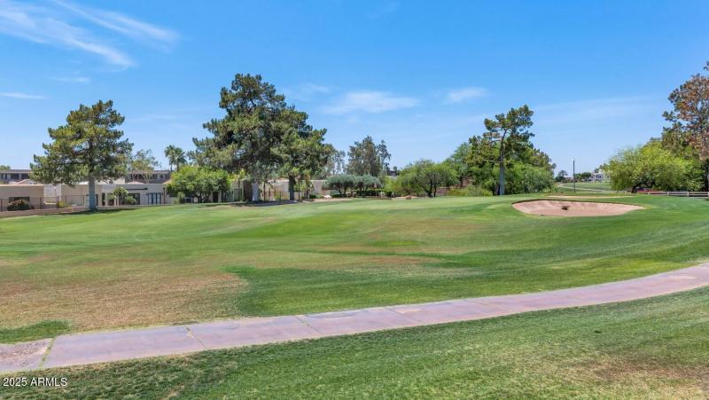 3037 E Rose Ln-large-026-011-TOD1875-150