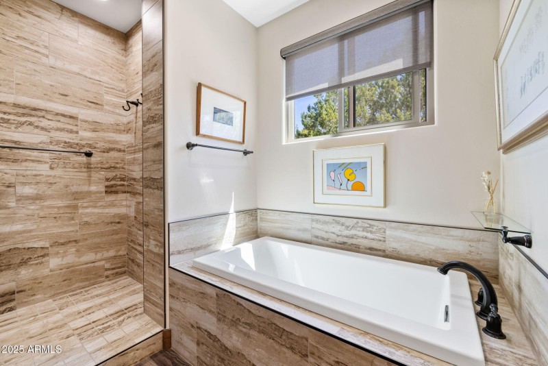 32-Primary Bathroom 3