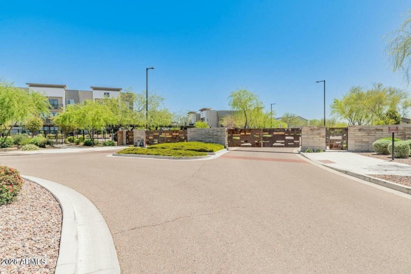 Community entrance gate