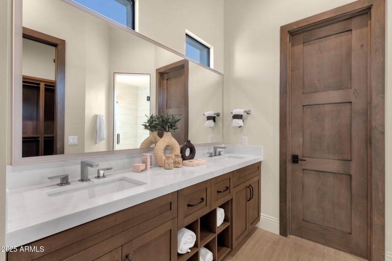 Guest Suite Bathroomn