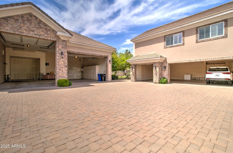 3949 E Norcroft Cir-1