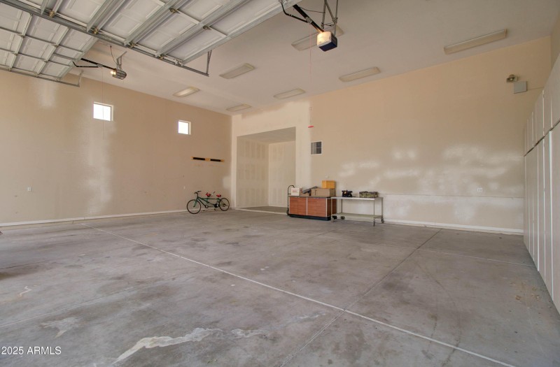 3949 E Norcroft Cir-6