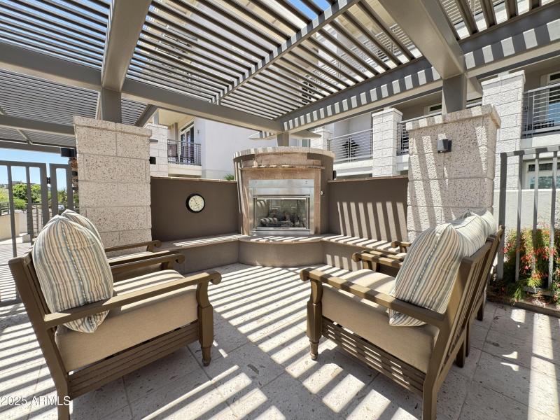 Outdoor seaating/Fireplace