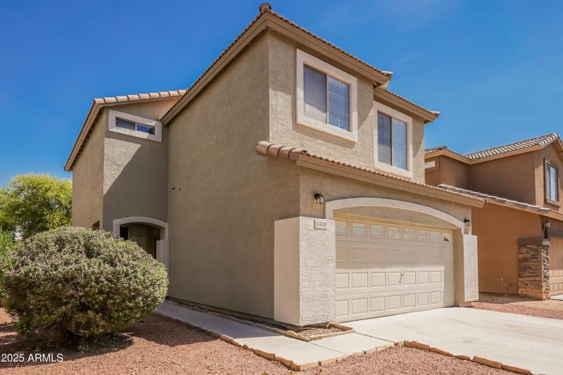 004-photo-front-view-10947269