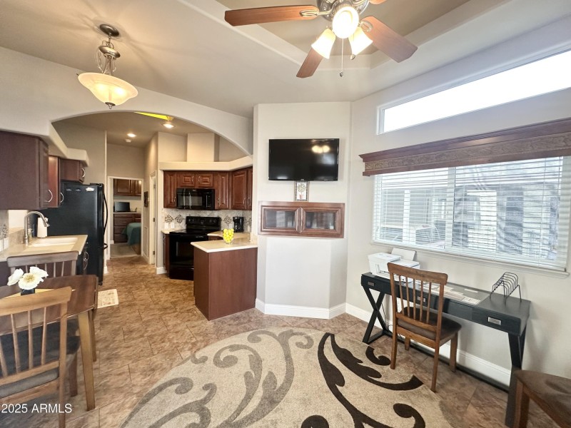 TV ENTERTAINMENT AREA