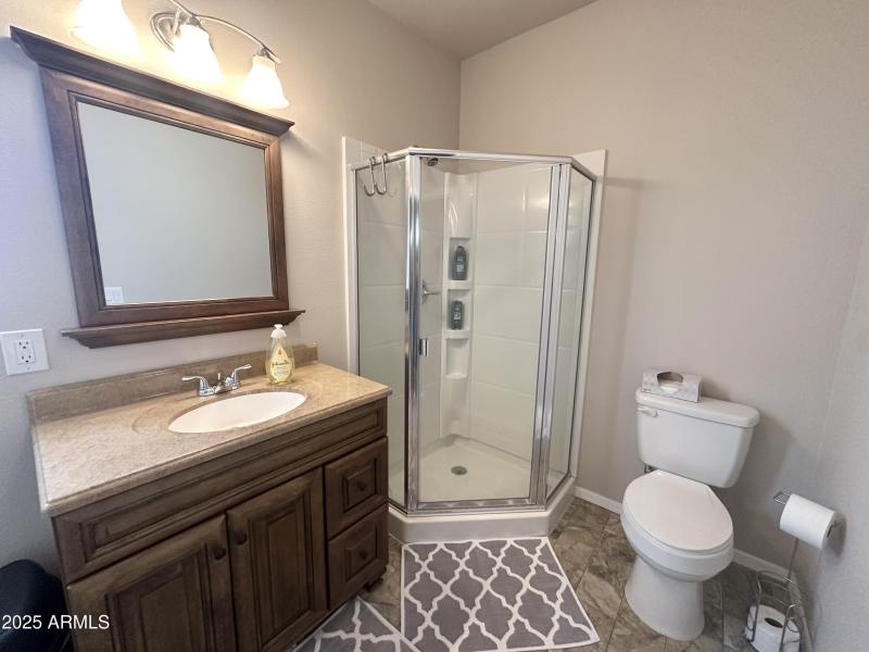 AMAZING AZ ROOM BATHROOM