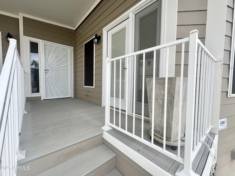 FANTASTIC OUTDOOR DECK