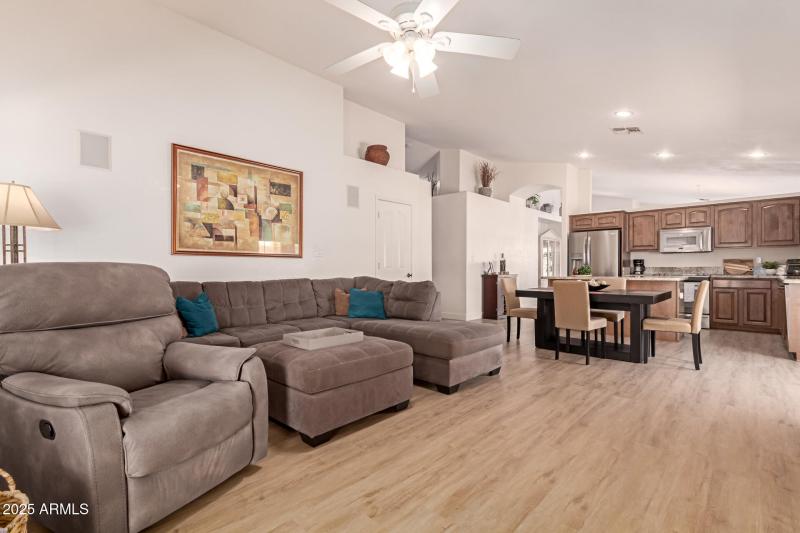 13- 1033 E MOUNTAIN VISTA DR, Phoenix