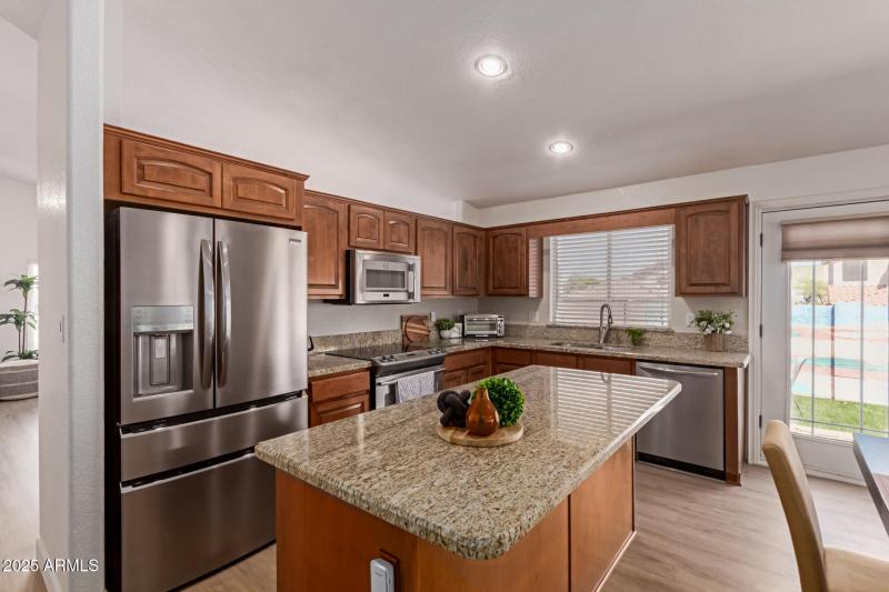 07- 1033 E MOUNTAIN VISTA DR, Phoenix