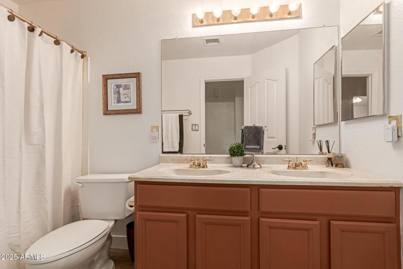 24- 1033 E MOUNTAIN VISTA DR, Phoenix