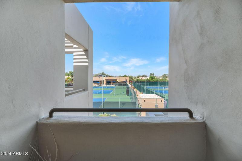 7710 E Gainey Ranch Rd-large-024-039-771