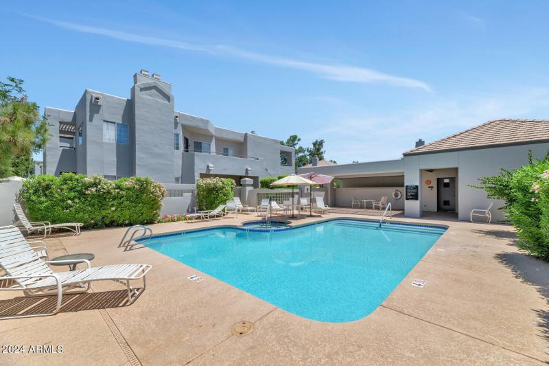 7710 E Gainey Ranch Rd-large-031-012-771