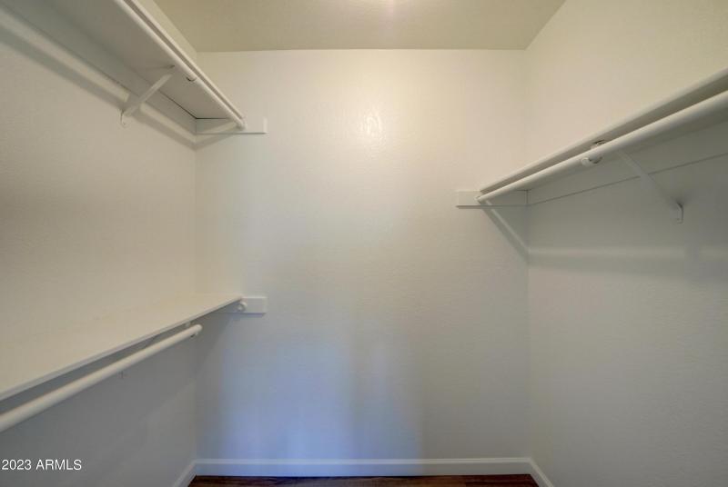 7113 W Sunnyside -23