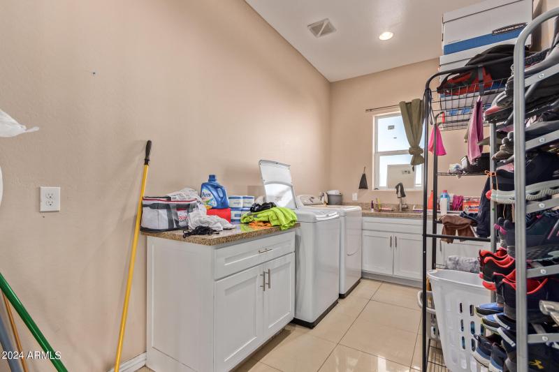 0032-31 - Indian School