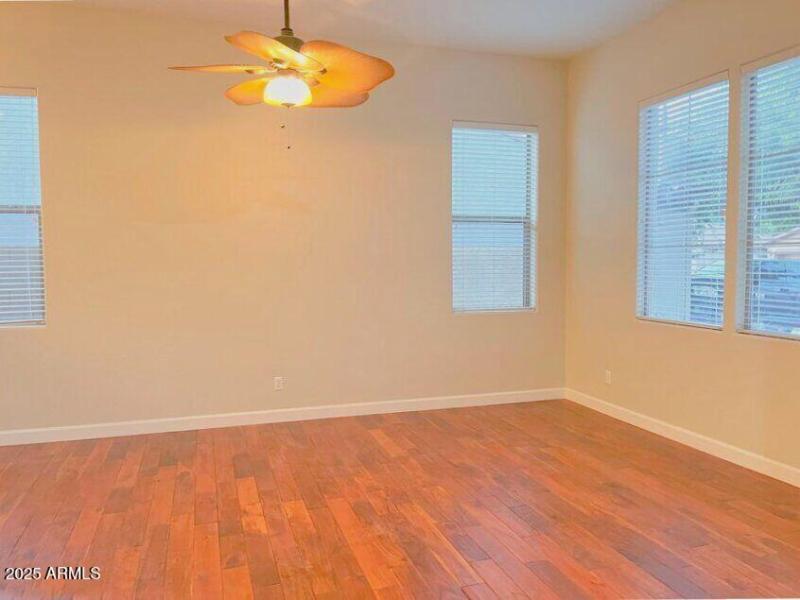 20211122213657033095000000-o