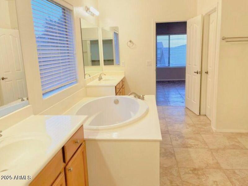 20211122213824770743000000-o