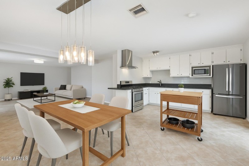 IndionolaKitchen:LivingStaged