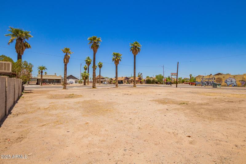 2023 W Jefferson St 6