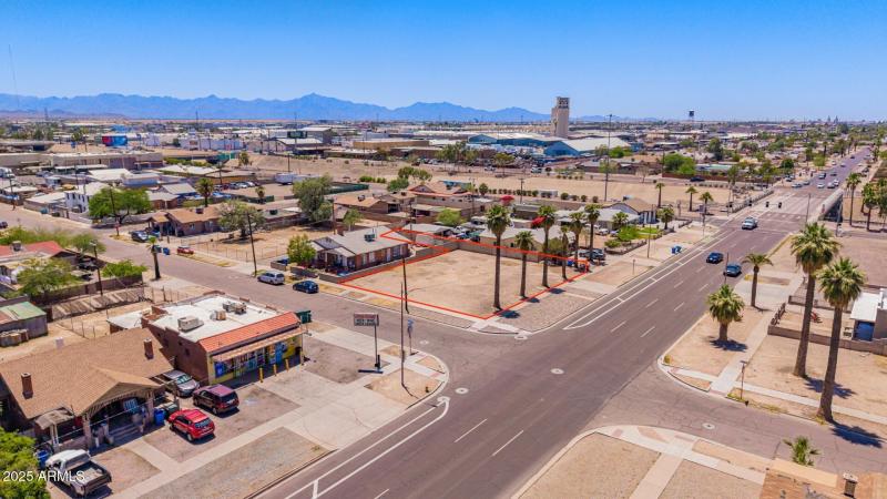 2023 W Jefferson with Approximate layout