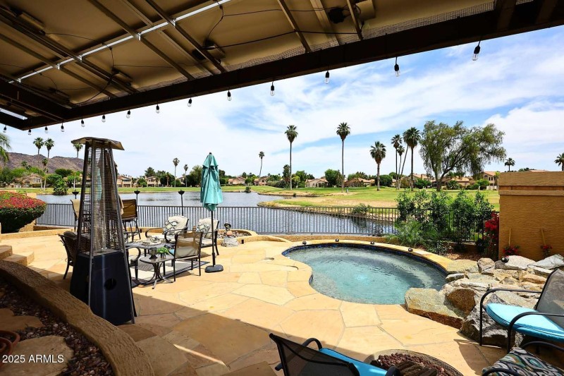 Covered Awning-Lake View