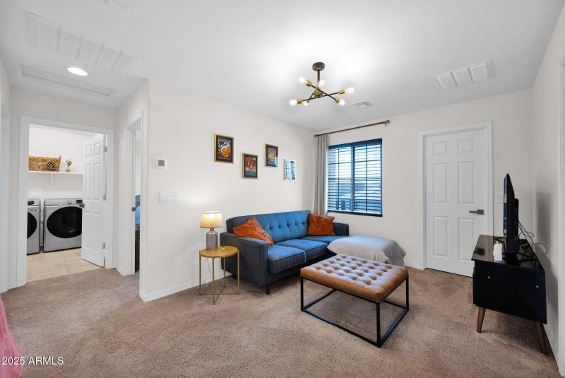 Upper loft flex space