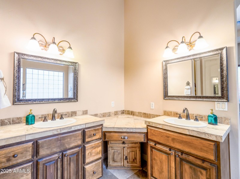 Primary Bath- Dual sinks