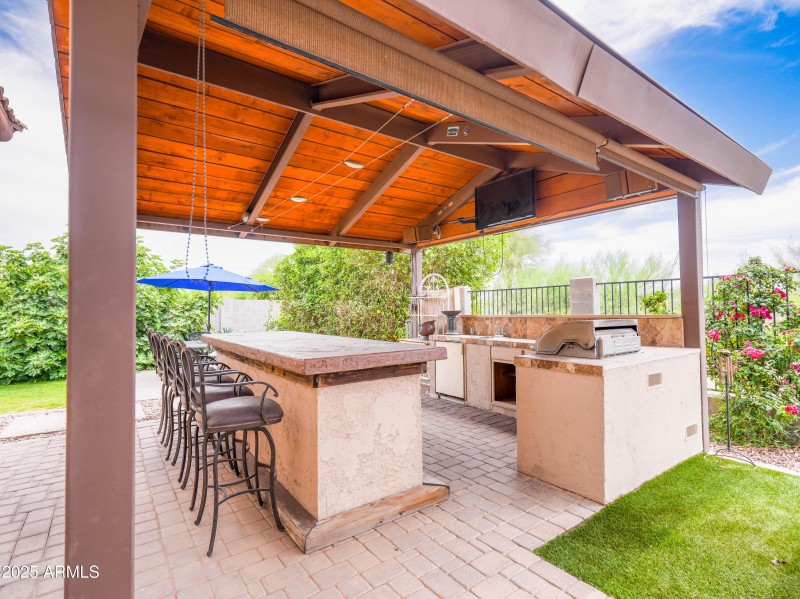 Outdoor BBQ/Kitchen