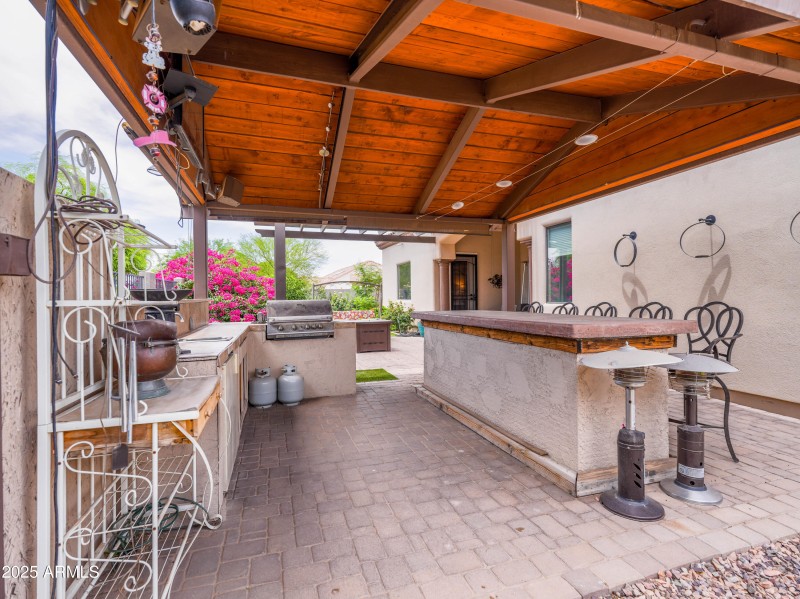 Outdoor Kitchen