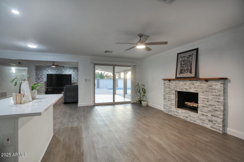 Inviting you outside