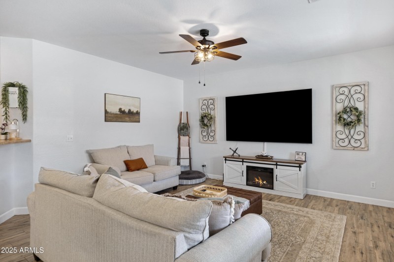 17292 W Pinnacle Vista Dr-13