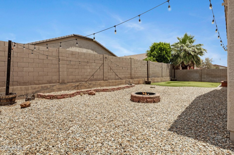 17292 W Pinnacle Vista Dr-31