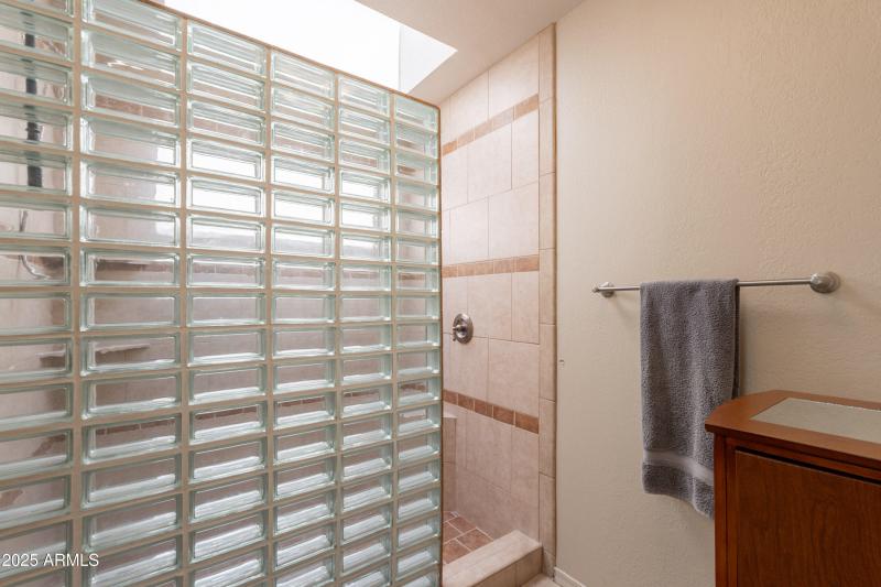 2413 E Rancho - Bath 1 shower