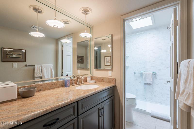 2413 E Rancho - Bath 2 counter