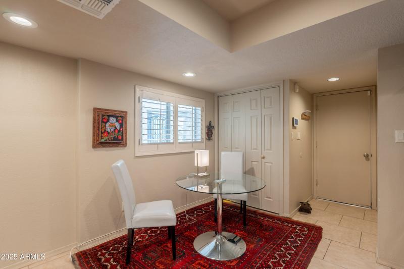 2413 E Rancho - Kitchen eat in