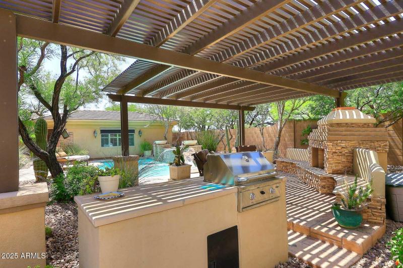 Pergola-BBQ Grill