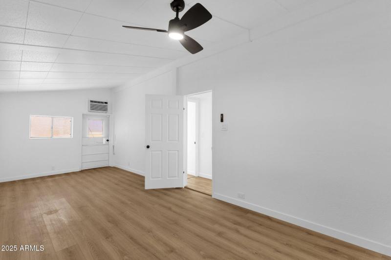 28-web-or-mls-2241-n-nicklaus-dr