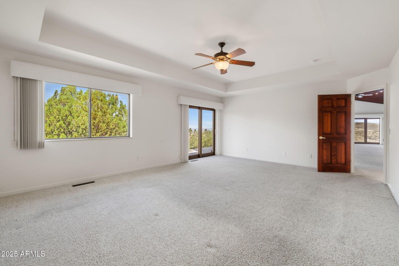 14-Primary Bedroom (2)