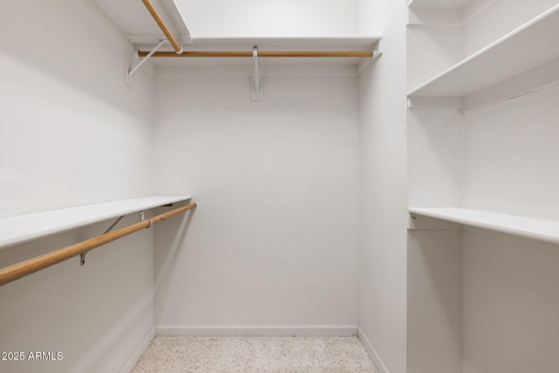 18-Primary Closet (1)